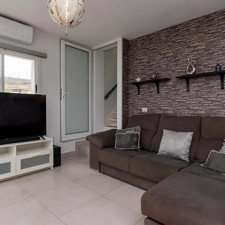 Villa Beautiful 3 Bedroom By Tenerife Ltd *