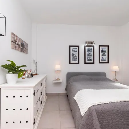 Villa Beautiful 3 Bedroom By Tenerife Ltd *