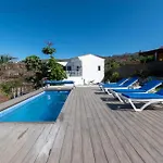 Beautiful 3 Bedroom By Tenerife Ltd 别墅