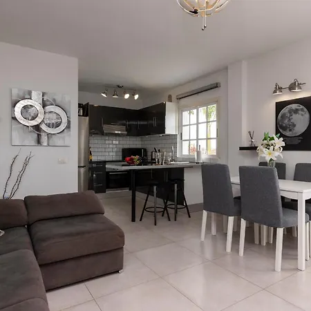 别墅 Beautiful 3 Bedroom By Tenerife Ltd