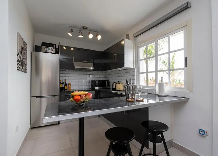 Вілла Beautiful 3 Bedroom By Tenerife Ltd Адехе