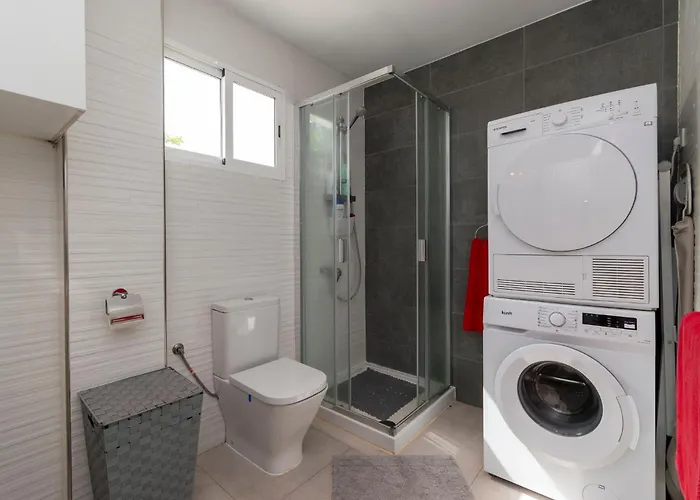 Beautiful 3 Bedroom By Tenerife Ltd Вілла *