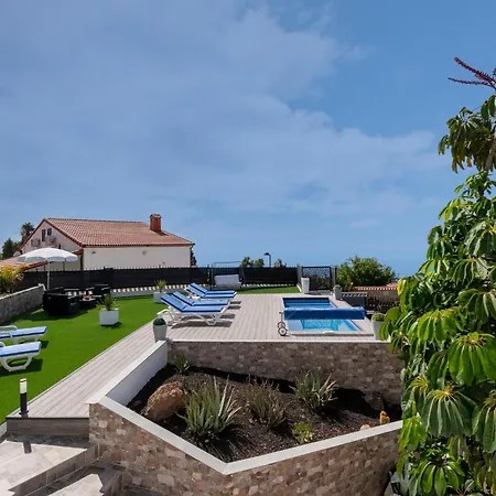 Beautiful 3 Bedroom By Tenerife Ltd Villa *