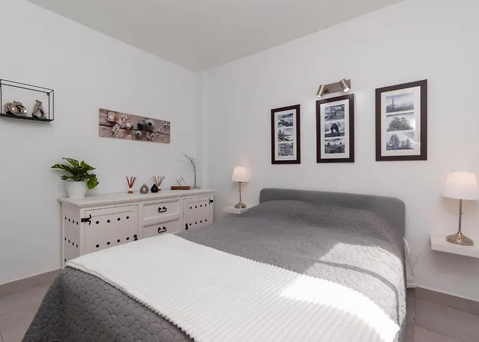 Beautiful 3 Bedroom By Tenerife Ltd Вилла